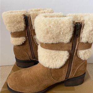 ☃️🎄☃️ SALE!!! UGG Women Blayre ll Boots.size 6.5 women.